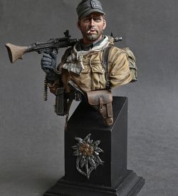 Bust machine gunner 1st mountain division