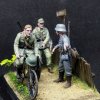 1/35 German Soldiers with Bicycle