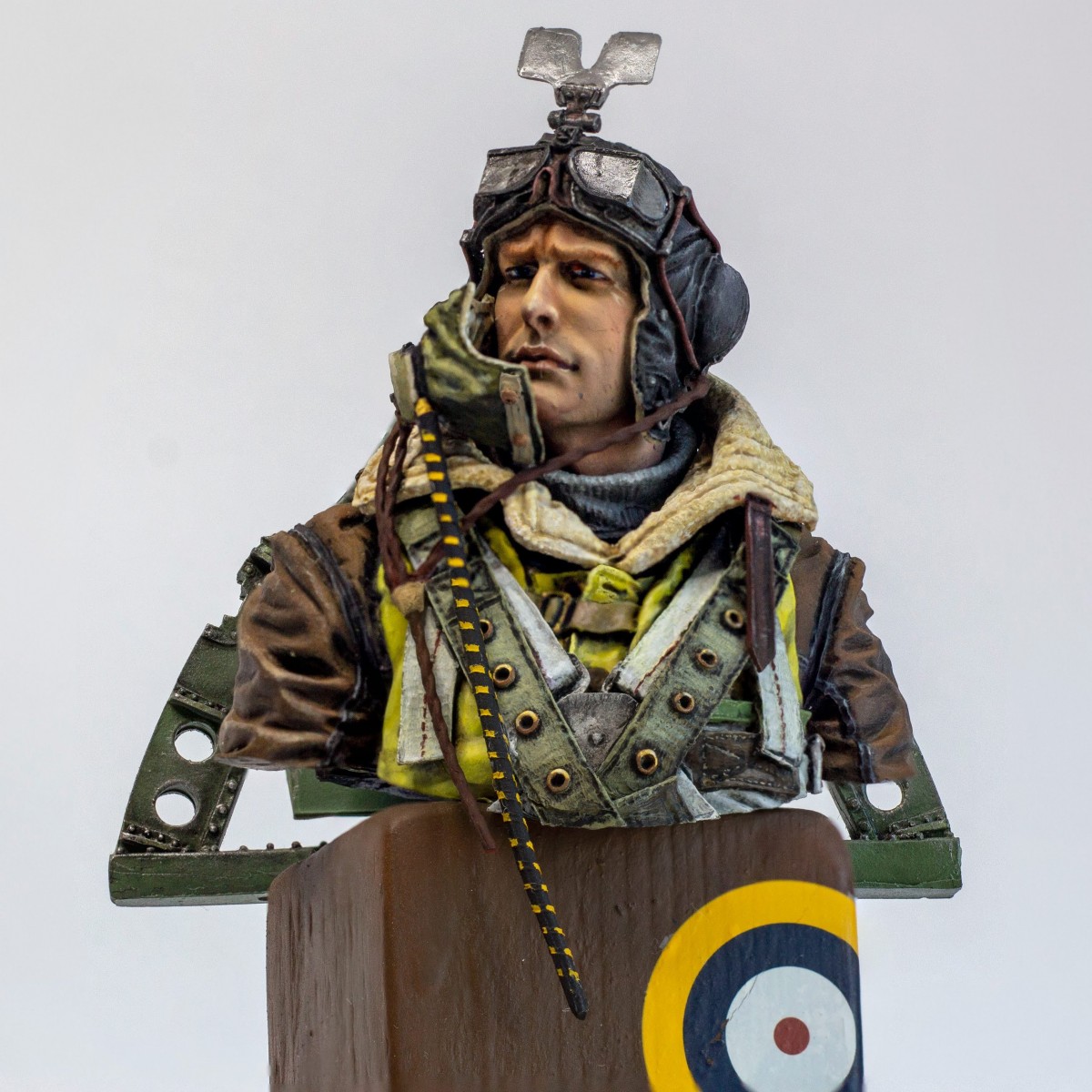 Spitfire pilot. IIWW by FRANCISCO VILLEGAS CASAMITJANA · Putty&Paint