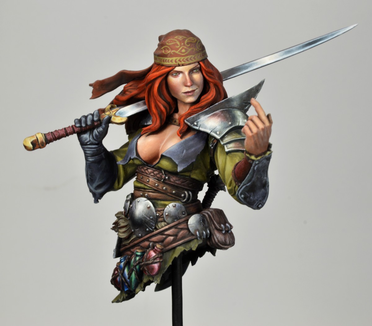 Alaana The Bloody Blade Bust by Neil46 Miniatures · Putty&Paint