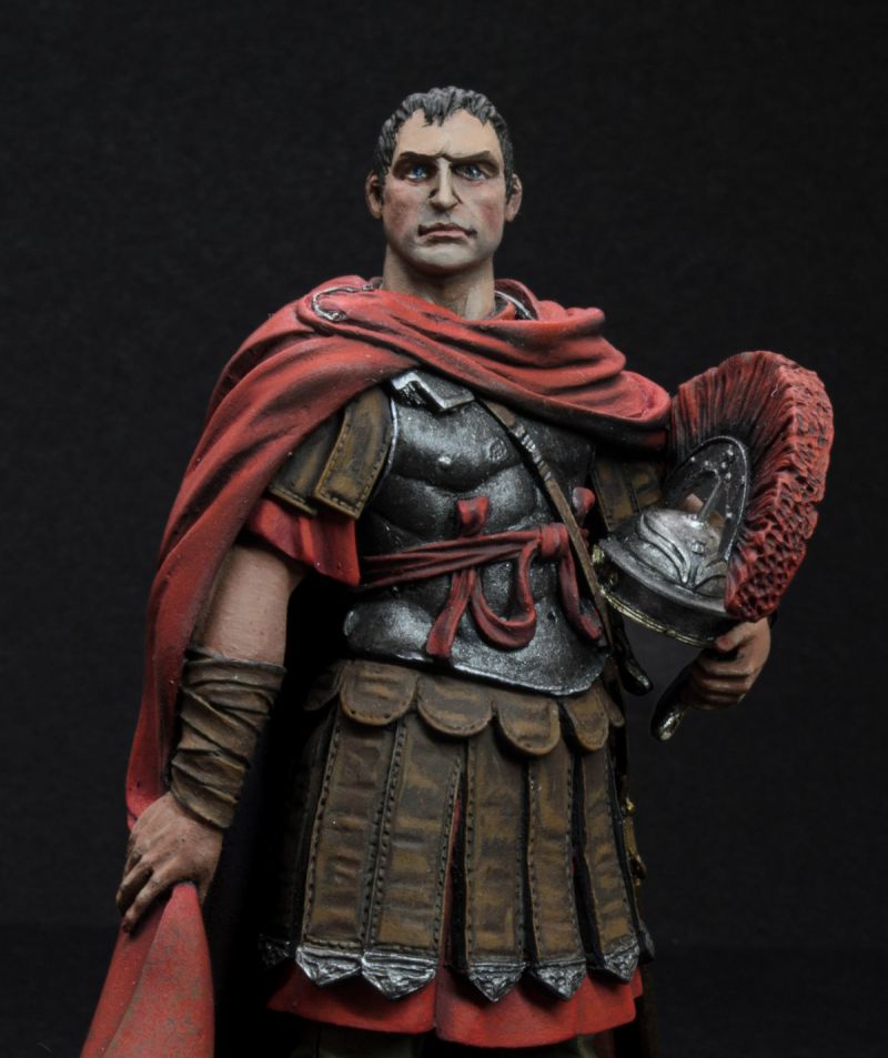 Young Miniatures 90mm Roman Officer