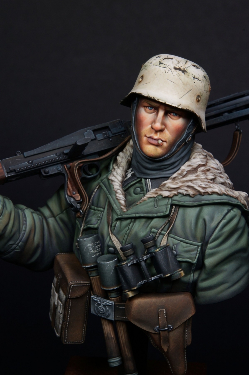 MG42 Gunner, Totenkopf Division, Kharkov 1943 (lifeminiatures 1/10)