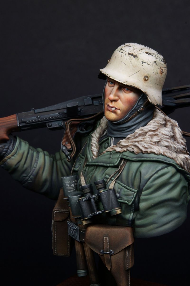 MG42 Gunner, Totenkopf Division, Kharkov 1943 (lifeminiatures 1/10)