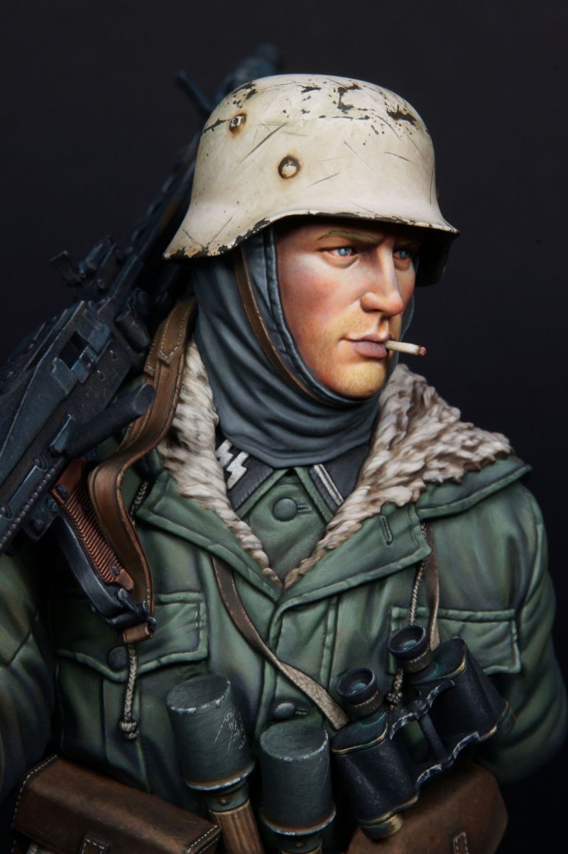 MG42 Gunner, Totenkopf Division, Kharkov 1943 (lifeminiatures 1/10)