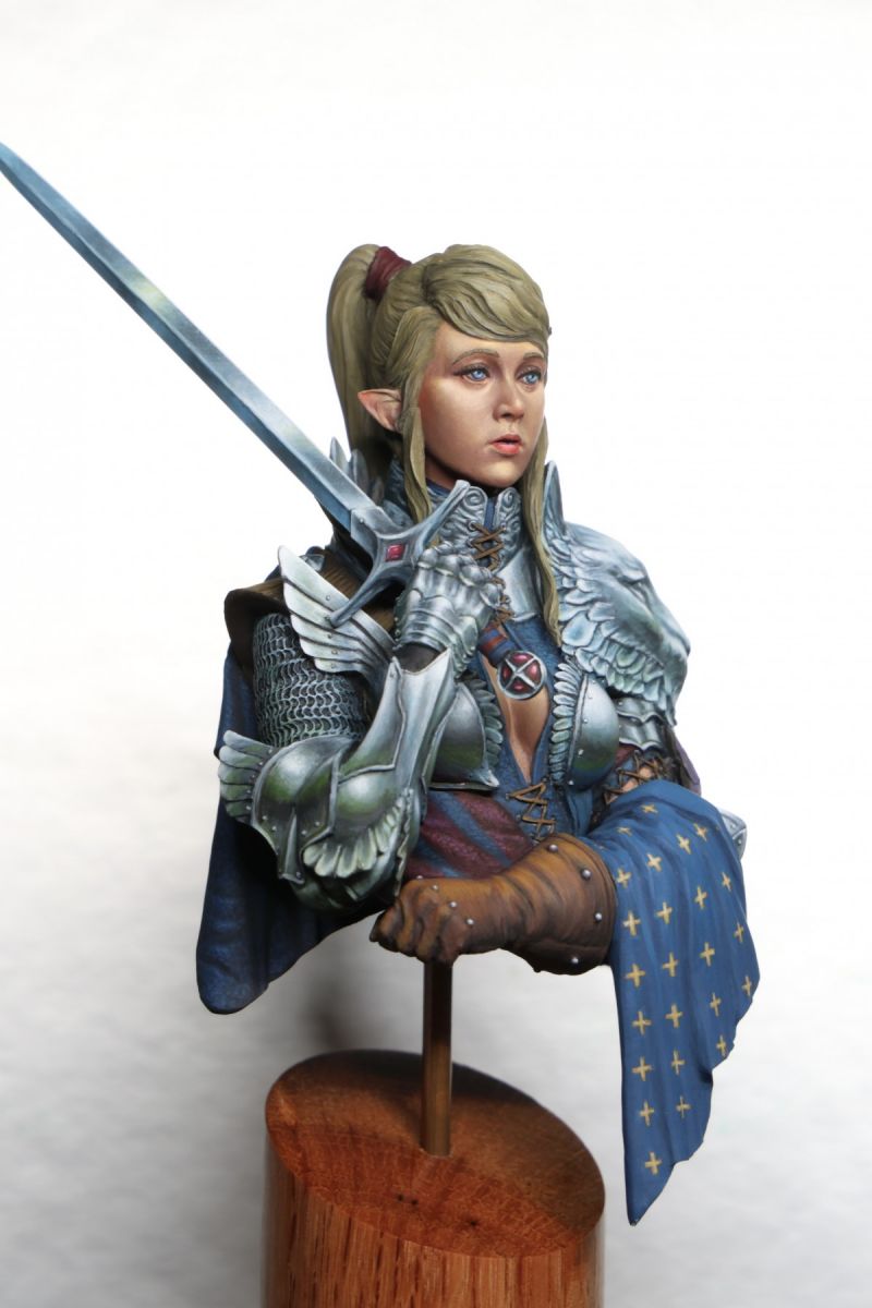 1:10 Bust of an elven swordswoman