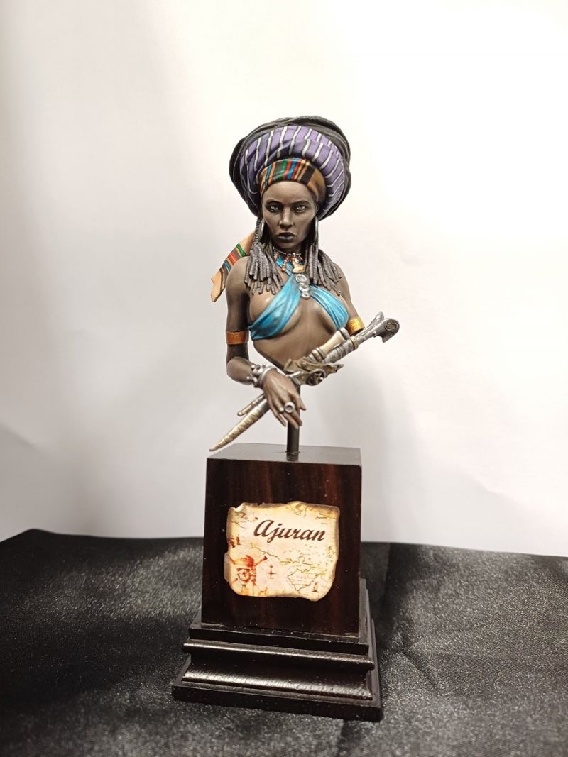 Africa pirate Womanbust