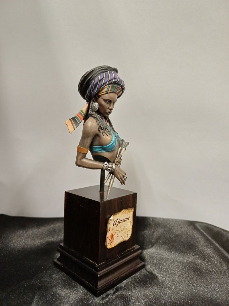 Africa pirate Womanbust