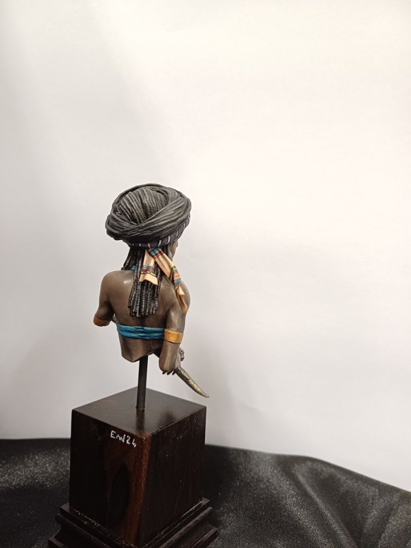 Africa pirate Womanbust