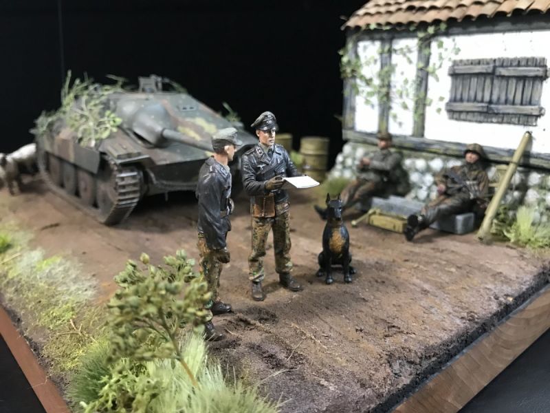 Tank Hunters: Tamiya Jagdpanzer 38(t), MJ Miniatures German Panzer Officer