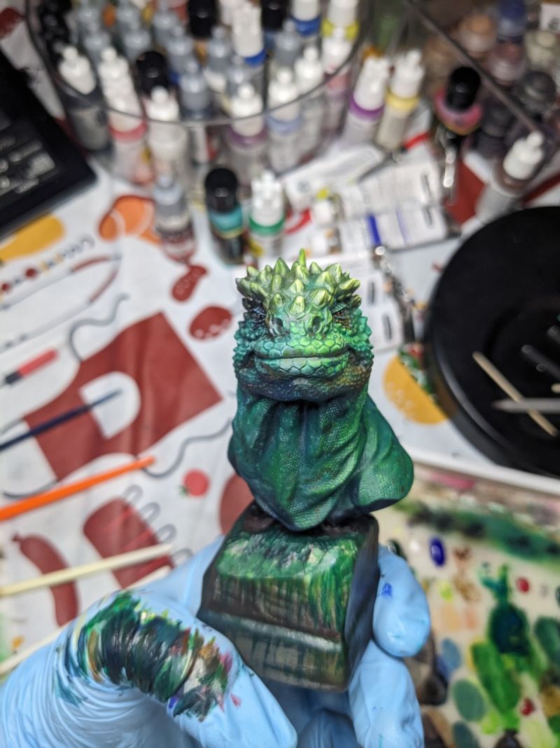 Marine Iguana Bust