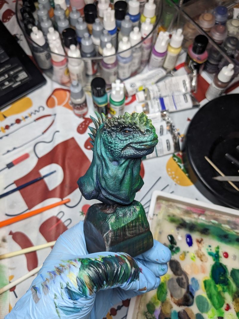 Marine Iguana Bust