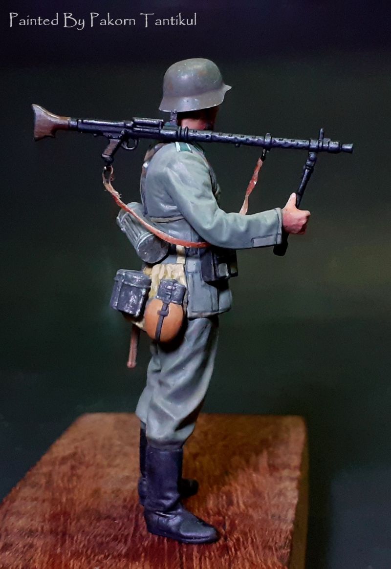 GERMAN INFANTRY (MID-WW II)