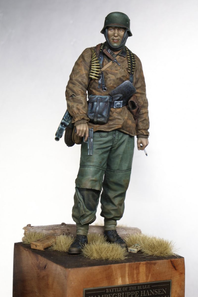 Life Miniatures 1/16 MG 42 gunner of KG Hansen