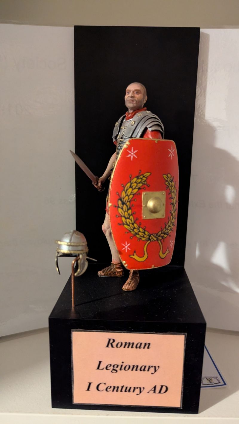 Roman Legionary 1/16