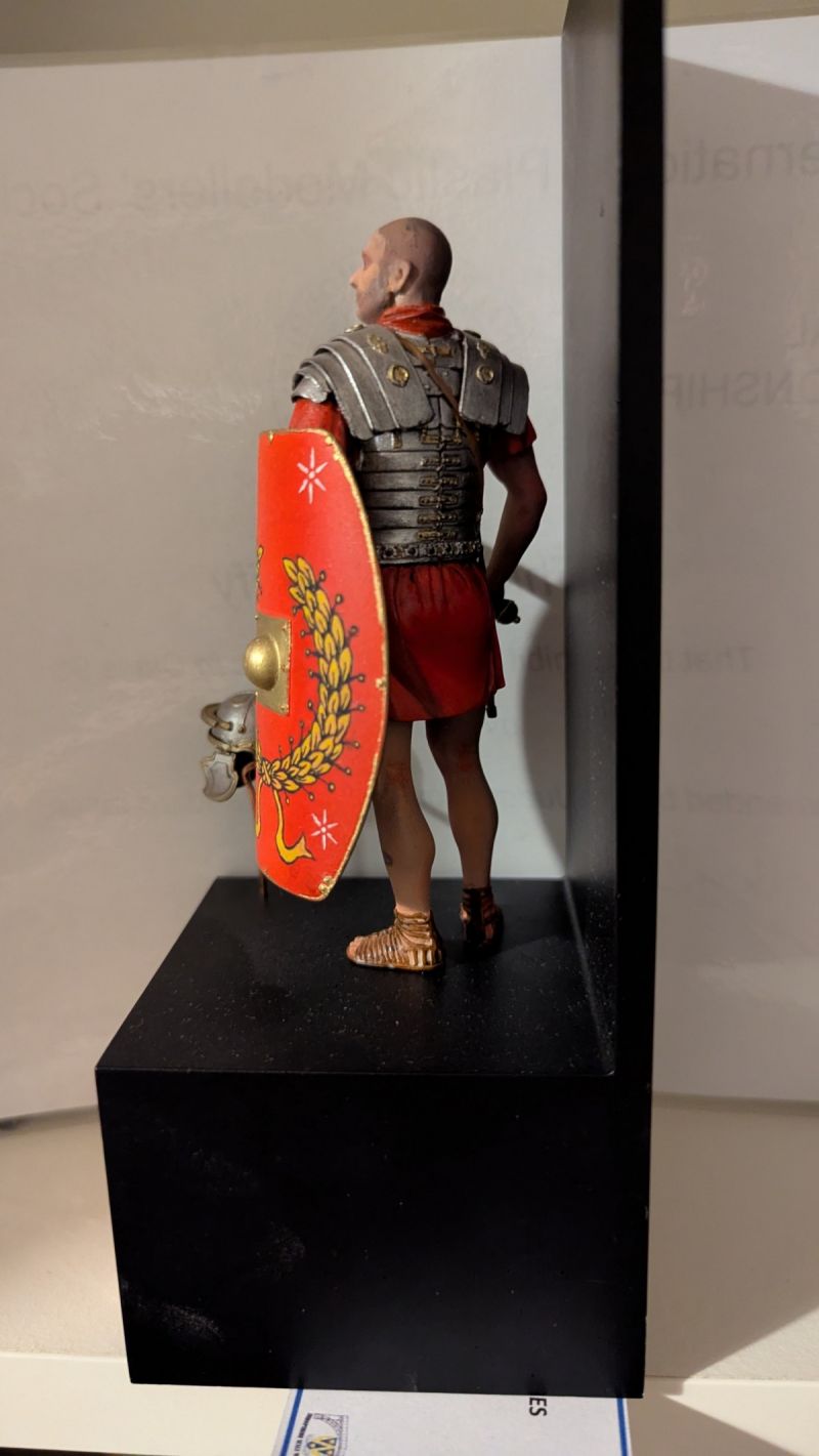 Roman Legionary 1/16