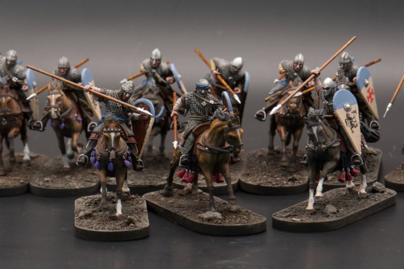 12th century Peninsular warriors on horseback. 28 mm