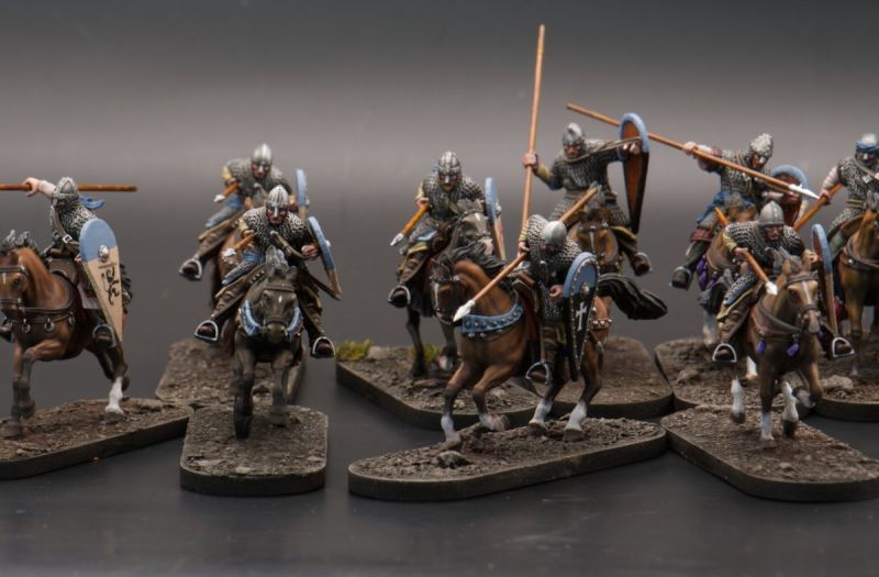 12th century Peninsular warriors on horseback. 28 mm