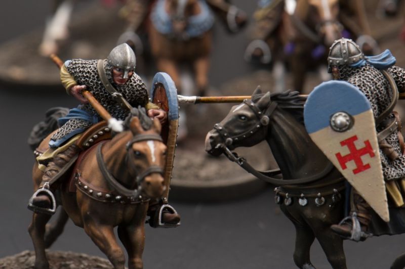 12th century Peninsular warriors on horseback. 28 mm